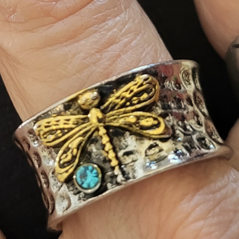 HAMMERED OUT STERLING SILVER SIZE 8 BLUE ZIRCON DRAGONFLY RING